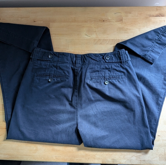 Eddie Bauer Vashon Fit Navy Pants - 10P - Navy - Gently Used - Super Soft Fabric - Picture 5 of 15